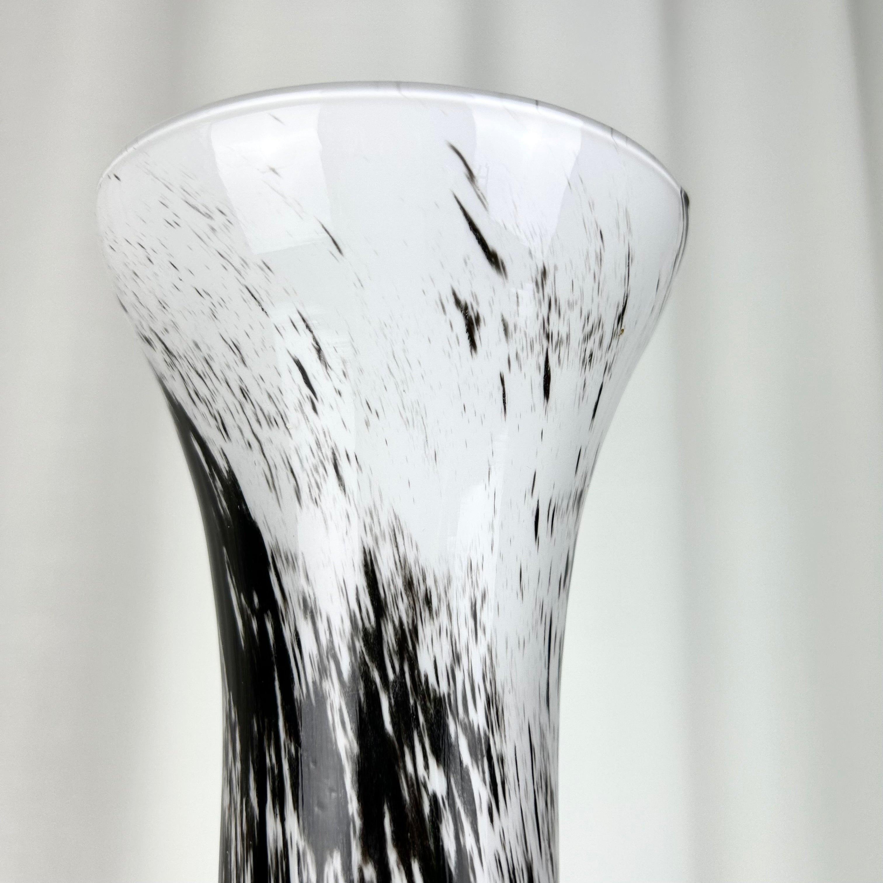 Tall vintage sculptural glass vase in black and white, 1970s, detail top