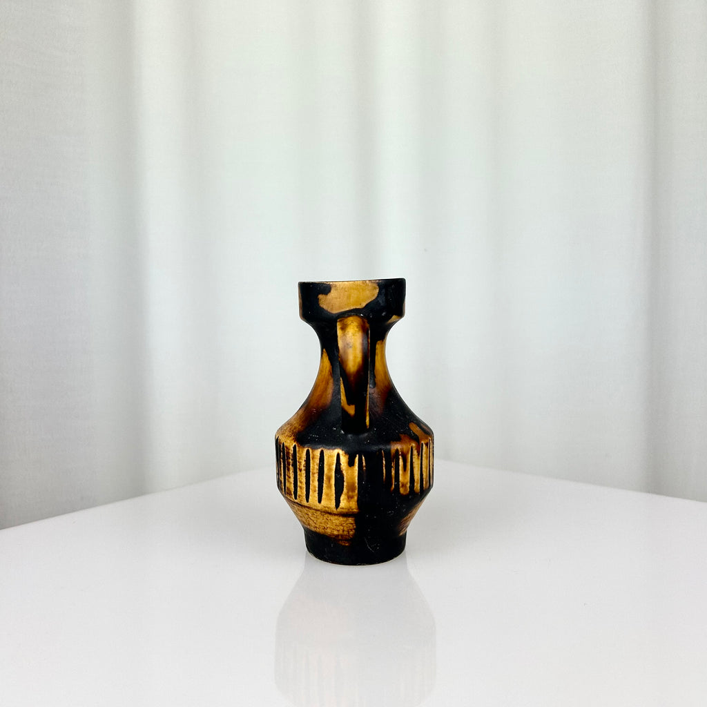 Tiny vintage ceramic jug, backside